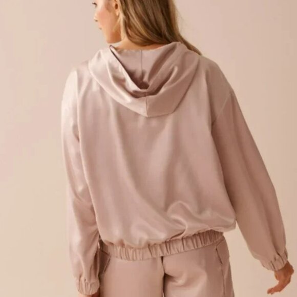 LA VIE EN ROSE Satin Hoodie - Picture 2 of 6